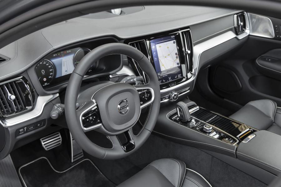 Торпедо Volvo S60 T8 Polestar Engineered 2018 года  (WW) (фото 20 из 51)